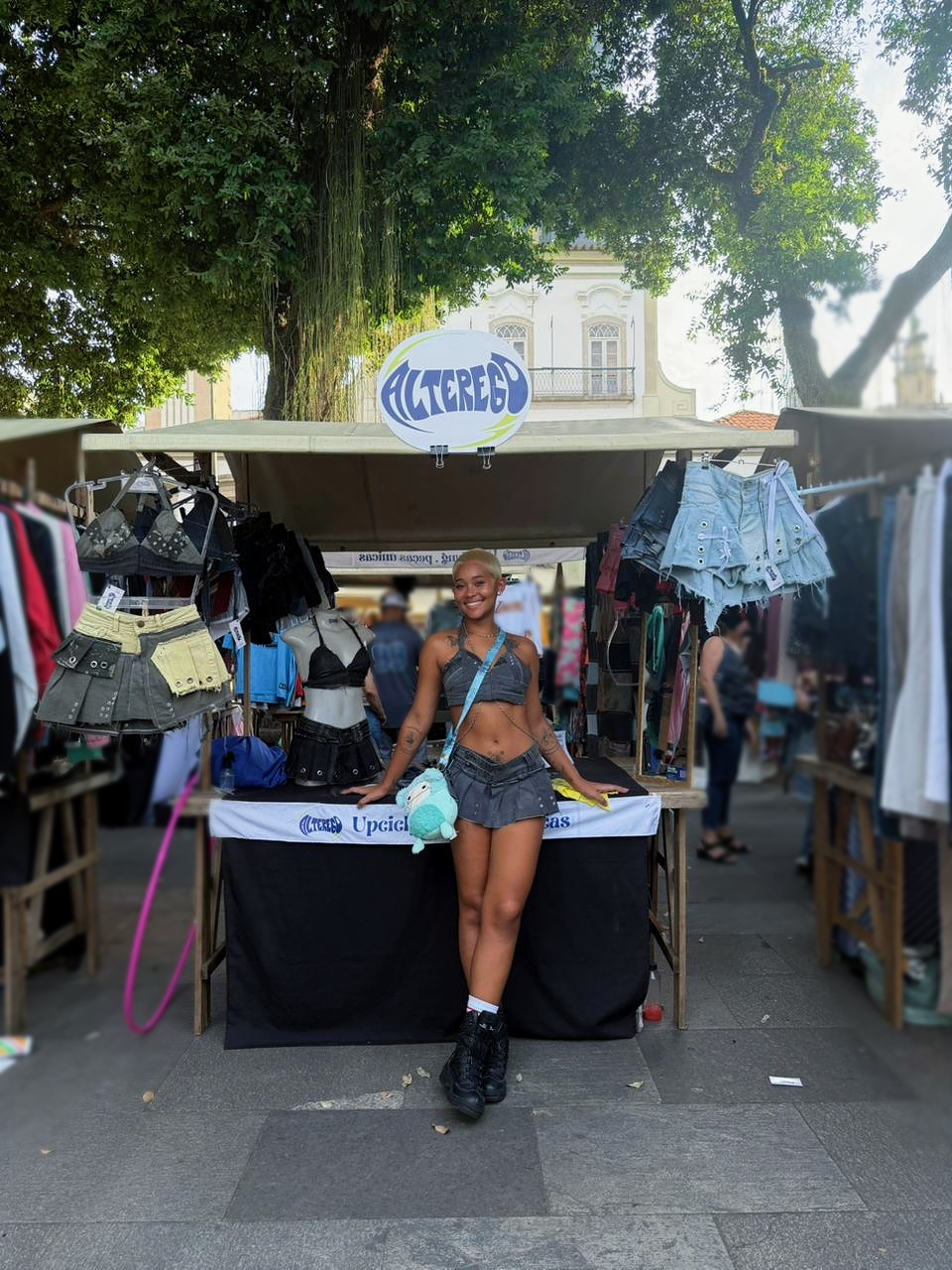 Barraca Alterego na feira, peças únicas em exposição